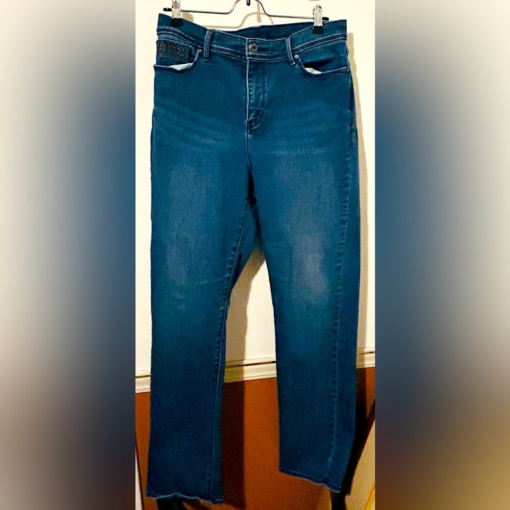 VINTAGE LEVI’s RIVETED WIDE LEG ORIGINAL SIZE 14 R. Sparkle detail on front